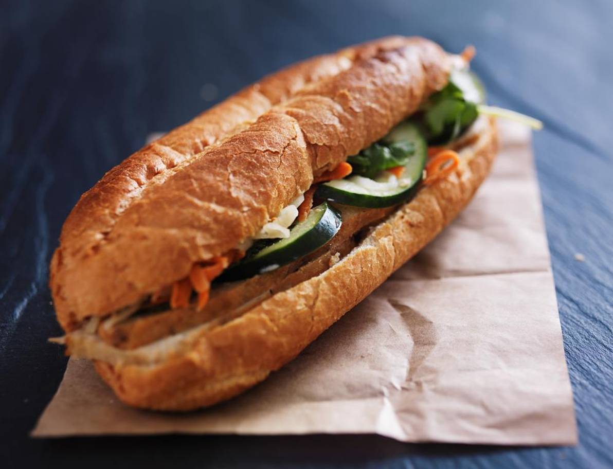 Bánh mì Sandwich, bánh mì heo quay liên thái